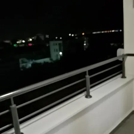 Lux Apartman Újpázova